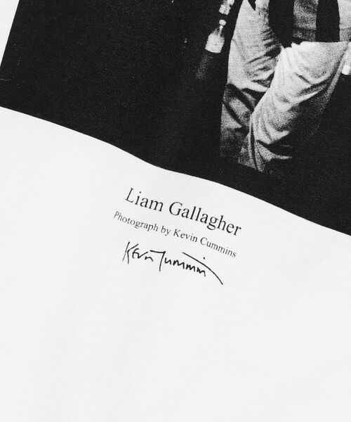 BEAMS（ビームス）の「Kevin Cummins × BEAMS / 別注 OASIS フォト Tシャツ（Tシャツ/カットソー・メンズ・ホワイト/ブラック・S/M/L/XL）」の4枚目の写真