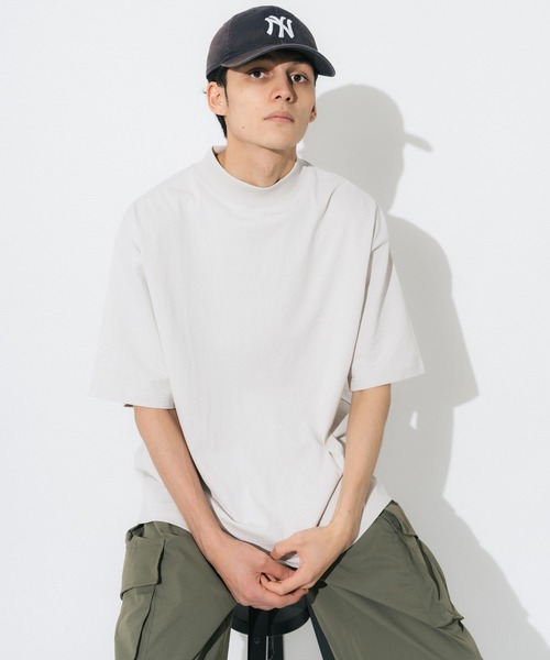 Ressaca(レサーカ)の「モックネック オーバーサイズ 半袖 無地Tシャツ(Tシャツ/カットソー・メンズ・ホワイト/チャコールグレー/ブラック/ベージュ/グレー/オレンジ/グリーン・M/L/XL)」の5枚目の写真