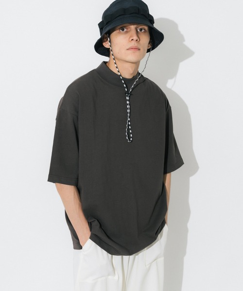 Ressaca(レサーカ)の「モックネック オーバーサイズ 半袖 無地Tシャツ(Tシャツ/カットソー・メンズ・ホワイト/チャコールグレー/ブラック/ベージュ/グレー/オレンジ/グリーン・M/L/XL)」の18枚目の写真