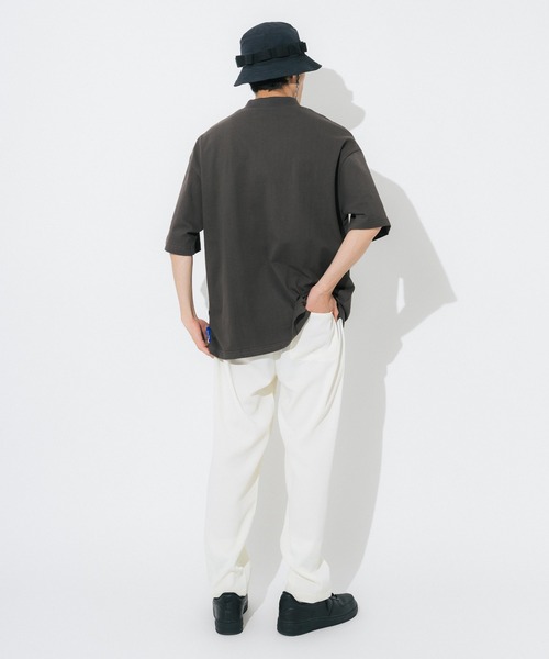 Ressaca(レサーカ)の「モックネック オーバーサイズ 半袖 無地Tシャツ(Tシャツ/カットソー・メンズ・ホワイト/チャコールグレー/ブラック/ベージュ/グレー/オレンジ/グリーン・M/L/XL)」の19枚目の写真
