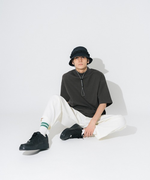 Ressaca(レサーカ)の「モックネック オーバーサイズ 半袖 無地Tシャツ(Tシャツ/カットソー・メンズ・ホワイト/チャコールグレー/ブラック/ベージュ/グレー/オレンジ/グリーン・M/L/XL)」の20枚目の写真