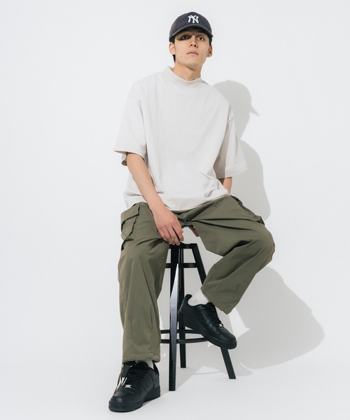 Ressaca(レサーカ)の「モックネック オーバーサイズ 半袖 無地Tシャツ(Tシャツ/カットソー・メンズ・ホワイト/チャコールグレー/ブラック/ベージュ/グレー/オレンジ/グリーン・M/L/XL)」の15枚目の写真