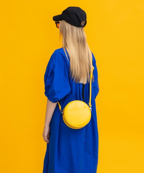 UNDERCROSS（アンダークロス）の「【UNDERCROSS 】ドングルミニクロスバッグ / DONGGLE MINI CROSSBAG（ショルダーバッグ・レディース・ブラック/イエロー/グリーン/バーガンディー・FREE）」の3枚目の写真