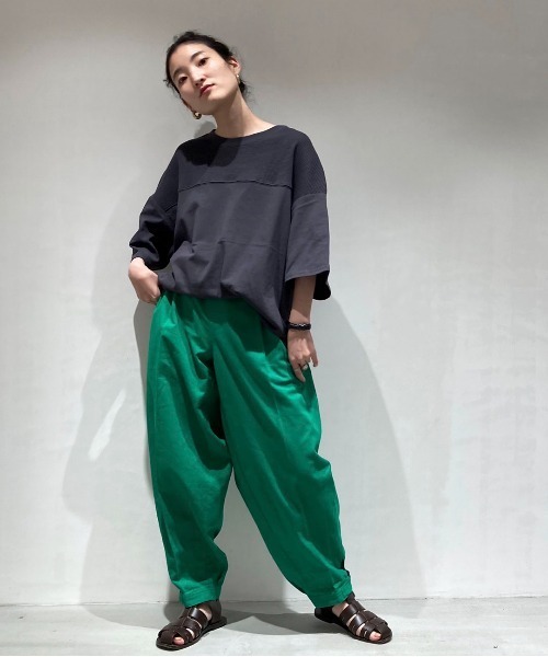 ONIGIRI(オニギリ)の「ワッフル切替ビッグTシャツ(Tシャツ/カットソー・レディース・ホワイト/イエロー×グリーン/チャコール/オレンジ/ベージュ/ネイビー・FREE)」の7枚目の写真