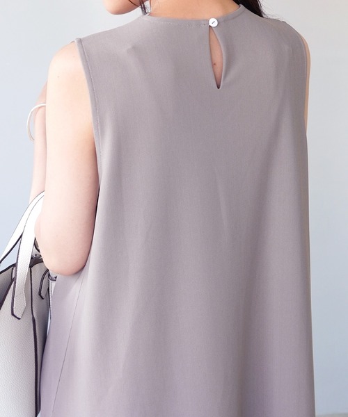 IAMUSE（アイアミューズ）の「【IAMUSE】Ｖネックストレートロングワンピース S0631（ワンピース・レディース・ブラック/グレイッシュベージュ・FREE）」の11枚目の写真