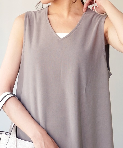 IAMUSE（アイアミューズ）の「【IAMUSE】Ｖネックストレートロングワンピース S0631（ワンピース・レディース・ブラック/グレイッシュベージュ・FREE）」の12枚目の写真