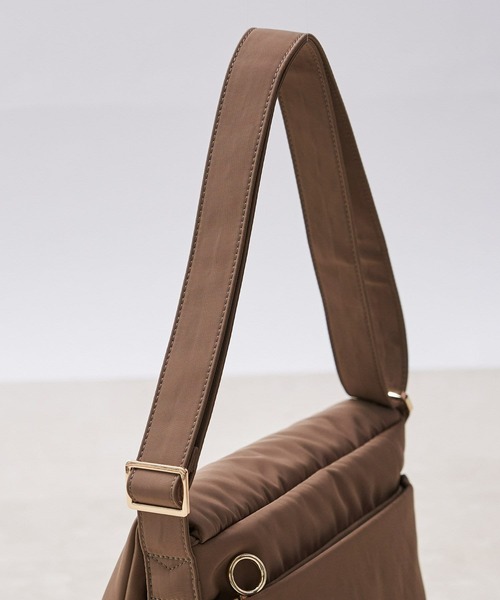 RIVE DROITE（リヴドロワ）の「R.good/アールドットグッド/パフィーフラップバッグ（ショルダーバッグ・レディース・ベージュ/ブラック・FREE）」の15枚目の写真