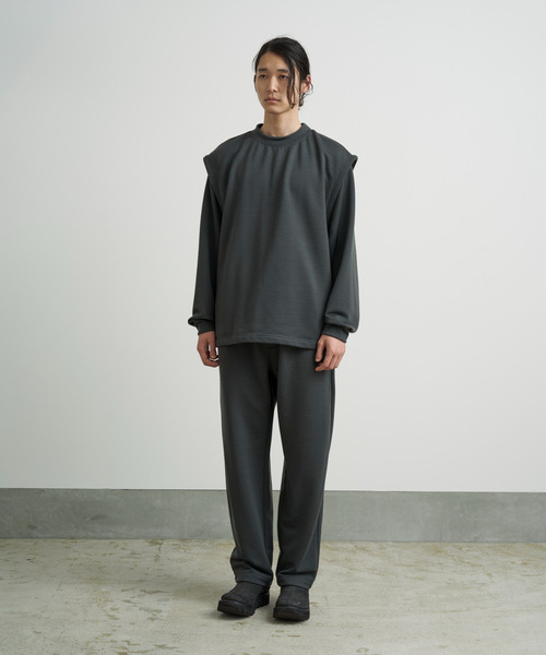 TROVE（トローヴ）の「TROVE 2022AW / MERINO WOOL 36G SWEAT VEST（ベスト・メンズ・ブラック/ダークグレー・1/3）」の4枚目の写真
