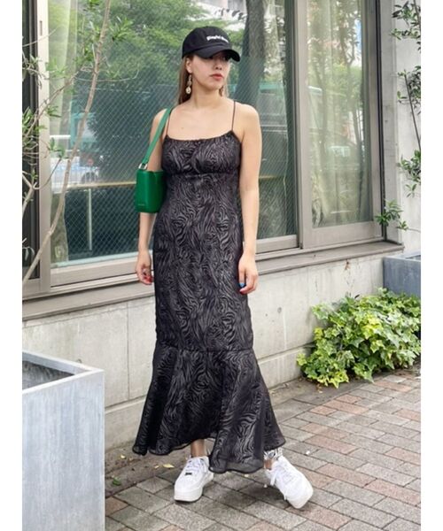 EVRIS（エヴリス）の「アニマルロングワンピース（ワンピース・レディース・ブラック/グリーン・FREE）」の4枚目の写真