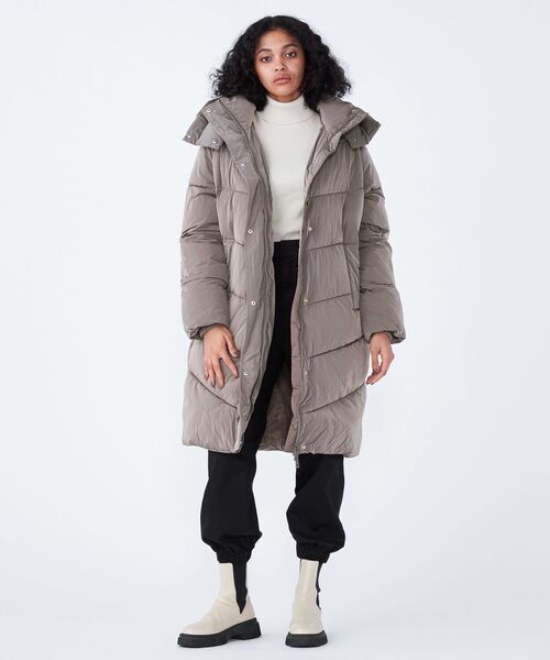 Calvin Klein（カルバン・クライン）の「モダンパデッドコート（ダウンジャケット/コート・レディース・ブラック/ブラウン・S/M/L/XS）」の5枚目の写真