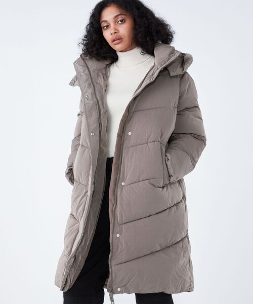 Calvin Klein（カルバン・クライン）の「モダンパデッドコート（ダウンジャケット/コート・レディース・ブラック/ブラウン・S/M/L/XS）」の9枚目の写真
