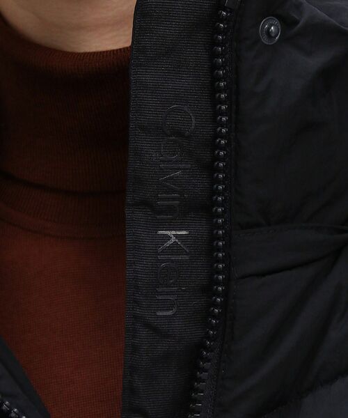 Calvin Klein（カルバン・クライン）の「モダンパデッドコート（ダウンジャケット/コート・レディース・ブラック/ブラウン・S/M/L/XS）」の14枚目の写真