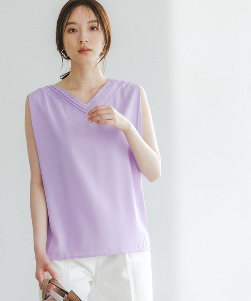Andemiu(アンデミュウ)の「Vネックタックブラウス150709(シャツ/ブラウス・レディース・ダークブラウン/アイボリー/パープル系その他・FREE)」の1枚目の写真