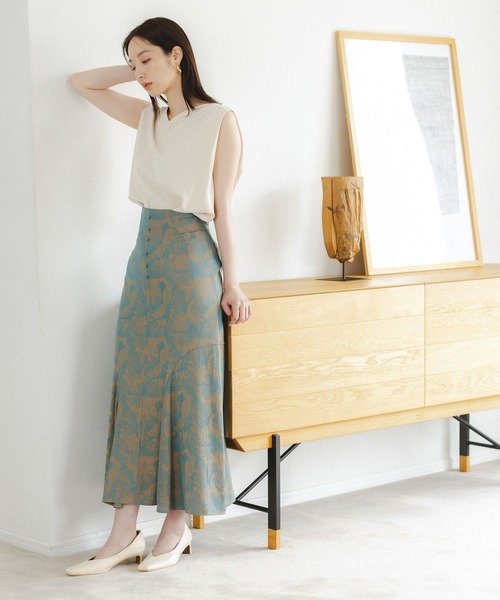 Andemiu(アンデミュウ)の「Vネックタックブラウス150709(シャツ/ブラウス・レディース・ダークブラウン/アイボリー/パープル系その他・FREE)」の5枚目の写真