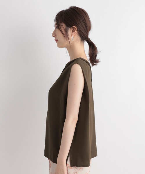 Andemiu(アンデミュウ)の「Vネックタックブラウス150709(シャツ/ブラウス・レディース・ダークブラウン/アイボリー/パープル系その他・FREE)」の11枚目の写真