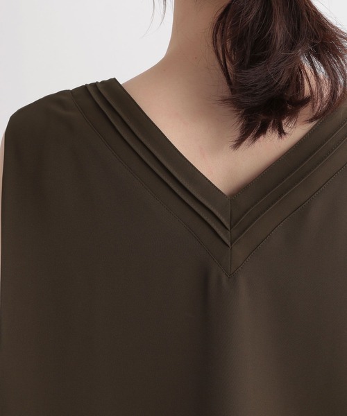 Andemiu(アンデミュウ)の「Vネックタックブラウス150709(シャツ/ブラウス・レディース・ダークブラウン/アイボリー/パープル系その他・FREE)」の13枚目の写真