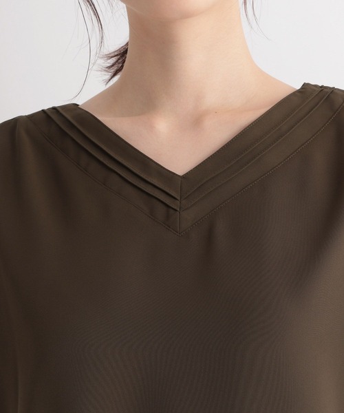 Andemiu(アンデミュウ)の「Vネックタックブラウス150709(シャツ/ブラウス・レディース・ダークブラウン/アイボリー/パープル系その他・FREE)」の15枚目の写真