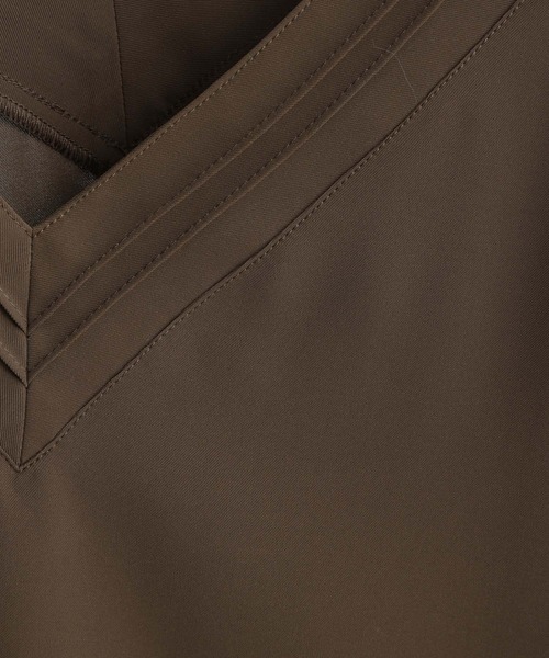 Andemiu(アンデミュウ)の「Vネックタックブラウス150709(シャツ/ブラウス・レディース・ダークブラウン/アイボリー/パープル系その他・FREE)」の17枚目の写真