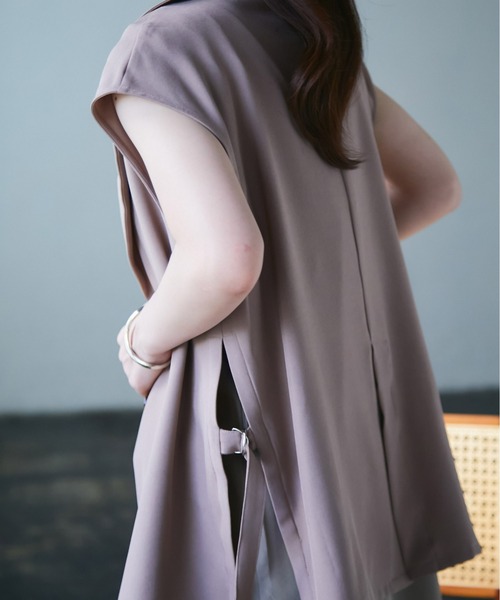 ECRIRE（エクリール）の「サイドスリットジレ（ベスト・レディース・ブラック/ベージュ/グレー・M）」の17枚目の写真