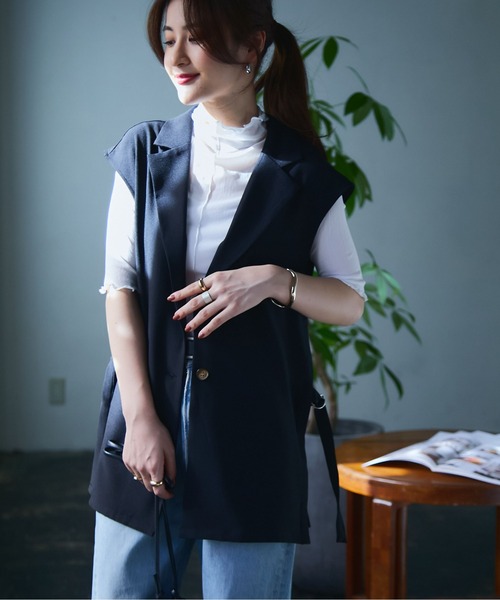 ECRIRE（エクリール）の「サイドスリットジレ（ベスト・レディース・ブラック/ベージュ/グレー・M）」の9枚目の写真