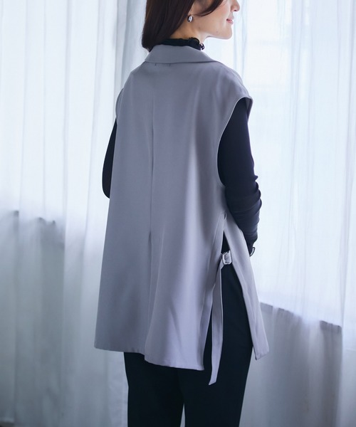 ECRIRE（エクリール）の「サイドスリットジレ（ベスト・レディース・ブラック/ベージュ/グレー・M）」の13枚目の写真