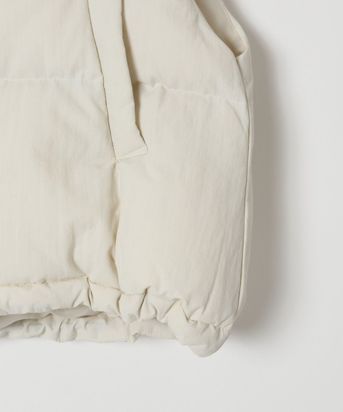 LOWRYS FARM(ローリーズファーム)の「エアサーマルベスト 298173(ダウンベスト・キッズ・ブラック/アイボリー・150cm/160cm)」の6枚目の写真