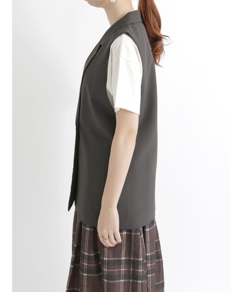 Te chichi（テチチ）の「テーラードカラーミドルジレ【セットアップ可】（ノーカラージャケット・レディース・カーキ/チャコール・ﾌﾘ-）」の5枚目の写真