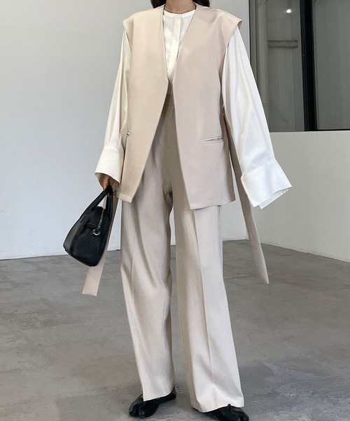 Louere（ルエレ）の「ノーカラーVネックベルト付きベスト（ベスト・レディース・モカ/ブラック/ライトベージュ/ダークベージュ・FREE）」の9枚目の写真