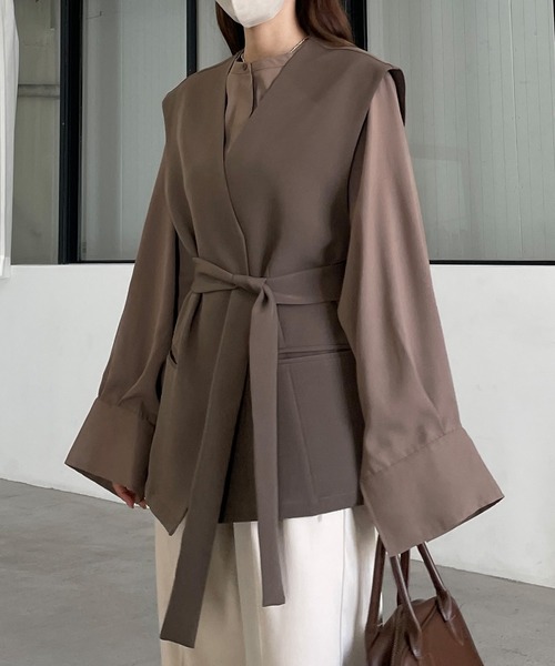 Louere（ルエレ）の「ノーカラーVネックベルト付きベスト（ベスト・レディース・モカ/ブラック/ライトベージュ/ダークベージュ・FREE）」の12枚目の写真