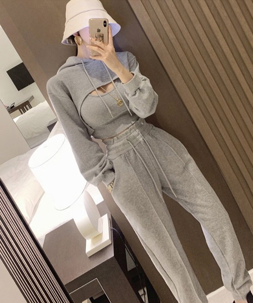 Jasmine】超ショート丈パーカースウェットセットアップ（セットアップ