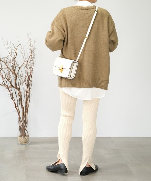 ＡＮＤＪ（アンドジェイ）の「【2022/AW】Vネックルーズカーディガン（カーディガン/ボレロ・レディース・ブルー/グリーン/ブラック/ピンク系その他/モカ/レッド・M）」の16枚目の写真