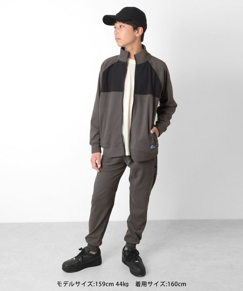 GLAZOS(グラソス)の「【Penfield】マイクロフリース・スタンドカラーZIPブルゾン(ブルゾン・キッズ・イエロー/カーキ/グレー/チャコールグレー・140cm/150cm/160cm/170cm)」の12枚目の写真
