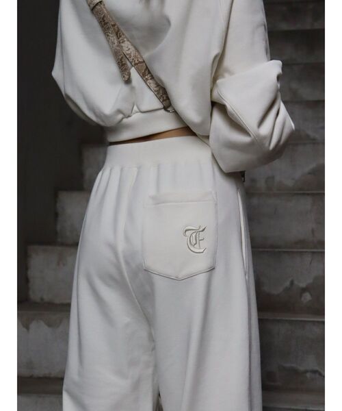 EVRIS(エヴリス)の「カットオフスウェットパンツ【セットアップ着用可能】(スウェットパンツ・レディース・ホワイト/ブラック/ブルー・FREE)」の11枚目の写真