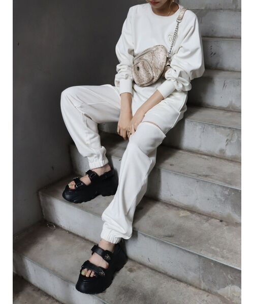 EVRIS(エヴリス)の「カットオフスウェットパンツ【セットアップ着用可能】(スウェットパンツ・レディース・ホワイト/ブラック/ブルー・FREE)」の21枚目の写真