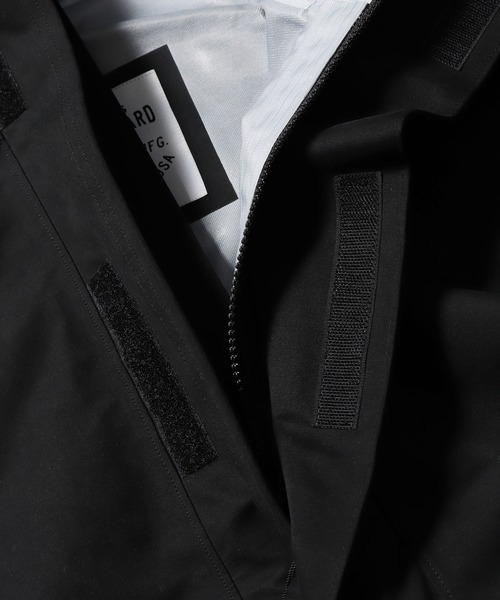 POLeR（ポーラー）の「POLeR/ポーラー 3LAYER MOUNTAIN SHELL JACKET マウンテンシェルジャケット マウンテンパーカー ワンポイント ロゴ 刺繍（マウンテンパーカー・メンズ・ブラック・L/XL/M）」の16枚目の写真