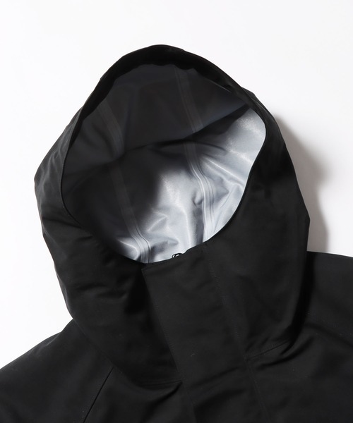 POLeR（ポーラー）の「POLeR/ポーラー 3LAYER MOUNTAIN SHELL JACKET マウンテンシェルジャケット マウンテンパーカー ワンポイント ロゴ 刺繍（マウンテンパーカー・メンズ・ブラック・L/XL/M）」の13枚目の写真