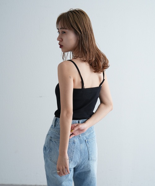 COLONY 2139(コロニートゥーワンスリーナイン)の「カップ付きリブチューブトップ(キャミソール・レディース・アイボリー/ブラック/モカ・LARGE/MEDIUM/SMALL)」の6枚目の写真