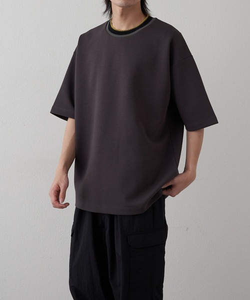 COLONY 2139（コロニートゥーワンスリーナイン）の「ダンボールクルーネックラインT（Tシャツ/カットソー・メンズ・ブラック/チャコールグレー/ホワイト・MEDIUM/LARGE）」の16枚目の写真