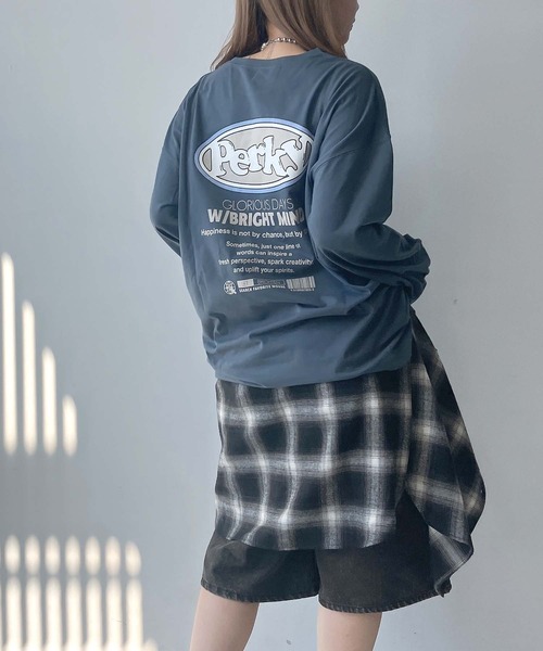 AS KNOW AS plus（アズノゥアズプラス）の「○楕円ロゴ刺繍 プリントロンＴ（Tシャツ/カットソー・レディース・オフホワイト/ミント/オートミール/スミクロ/ベージュ系/ブルーグレー/ホワイト系/ブラック系/ブルー系3/ホワイト系3/ブラック系3/アイボリー系3/アイボリー系4/ホワイト系4/ブラック系4/ブラウン系4/ブラック系5/アイボリー系5/ブルー系5・FREE）」の19枚目の写真