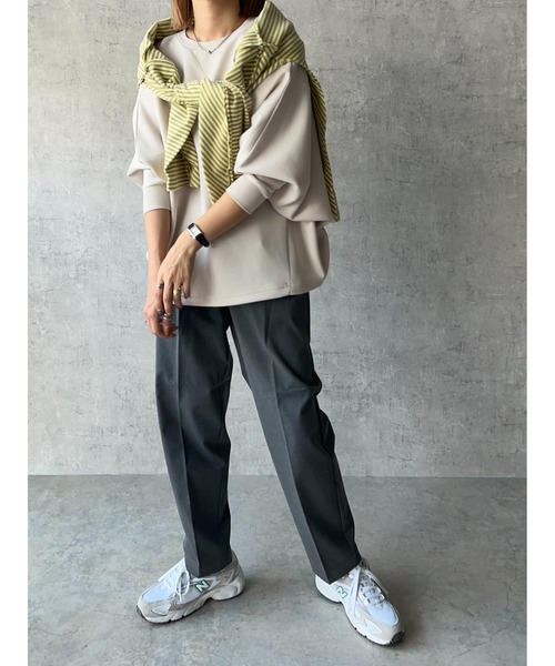 owndaily（オンデイリー）の「ストレッチテーパードタックパンツ（その他パンツ・レディース・グレー/ブラック/ベージュ・MEDIUM/LARGE）」の3枚目の写真
