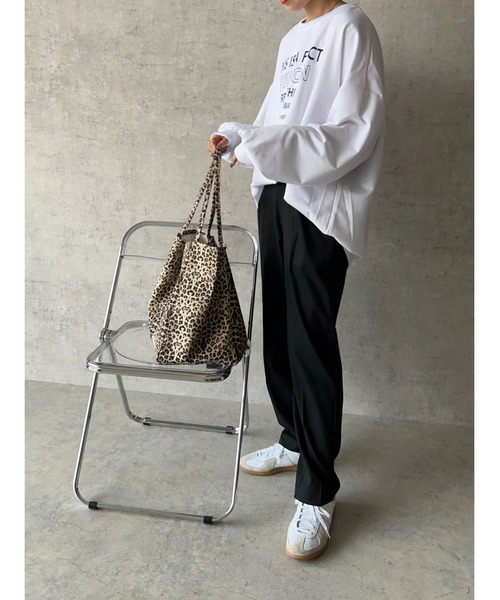 owndaily（オンデイリー）の「ストレッチテーパードタックパンツ（その他パンツ・レディース・グレー/ブラック/ベージュ・MEDIUM/LARGE）」の17枚目の写真
