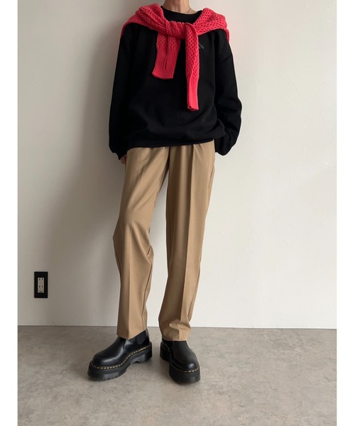 owndaily（オンデイリー）の「ストレッチテーパードタックパンツ（その他パンツ・レディース・グレー/ブラック/ベージュ・MEDIUM/LARGE）」の6枚目の写真