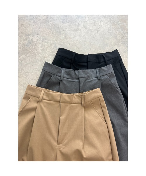 owndaily（オンデイリー）の「ストレッチテーパードタックパンツ（その他パンツ・レディース・グレー/ブラック/ベージュ・MEDIUM/LARGE）」の14枚目の写真