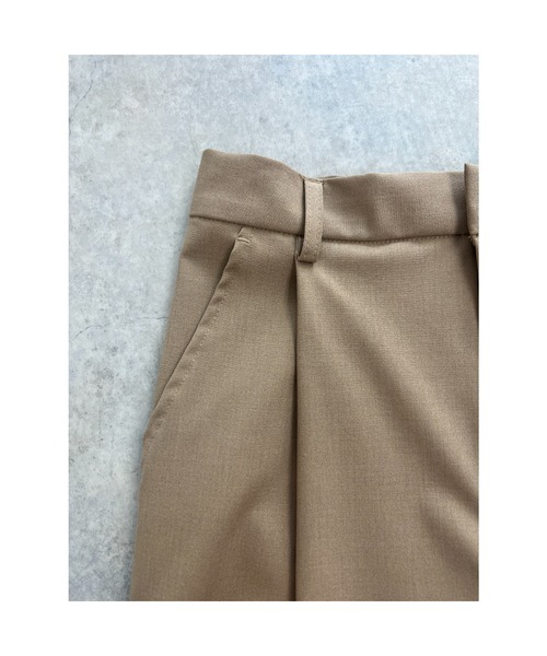 owndaily（オンデイリー）の「ストレッチテーパードタックパンツ（その他パンツ・レディース・グレー/ブラック/ベージュ・MEDIUM/LARGE）」の8枚目の写真