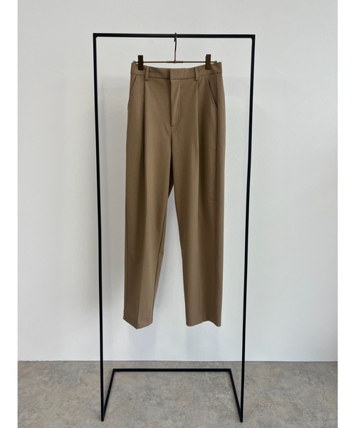 owndaily（オンデイリー）の「ストレッチテーパードタックパンツ（その他パンツ・レディース・グレー/ブラック/ベージュ・MEDIUM/LARGE）」の9枚目の写真