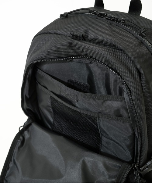 NEW ERA(ニューエラ)の「【NEW ERA/ニューエラ】URBAN PACK(バックパック/リュック・メンズ・ホワイト/ブラック・FREE)」の13枚目の写真