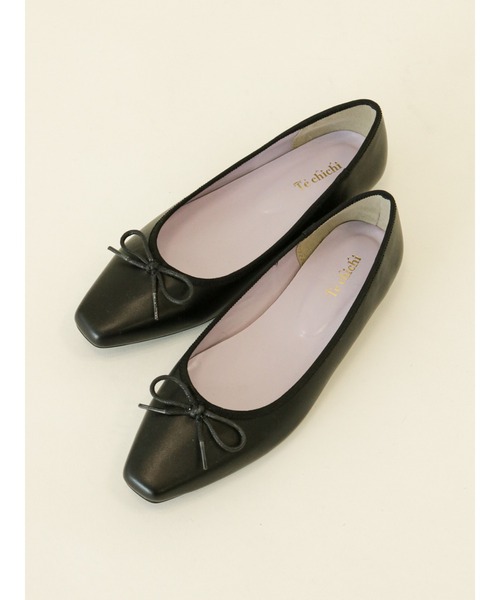 Te chichi（テチチ）の「ナロースクエアバレエシューズ（パンプス・レディース・ゴールド/ブラック・37/38）」の2枚目の写真