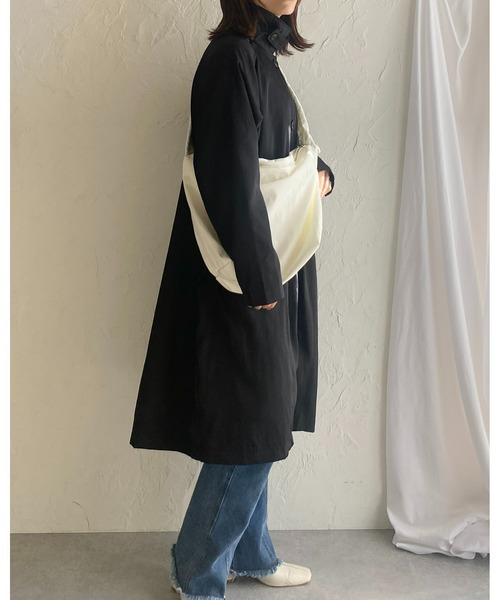 She's Closet（シーズクローゼット）の「2WAYミドル丈ラグランスリーブAラインスタンドカラーステンカラーコート（ステンカラーコート・レディース・ブラック/カーキ/ベージュ・FREE）」の14枚目の写真