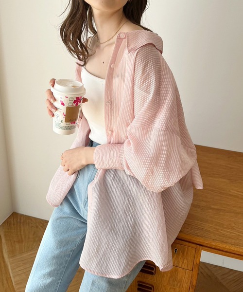 one after another NICE CLAUP（ワンアフターアナザーナイスクラップ）の「ケープが取り外せる/マルチウェイシアーシャツ（シャツ/ブラウス・レディース・モカ/ピンク系その他/オフホワイト/ブルー系その他・FREE）」の4枚目の写真