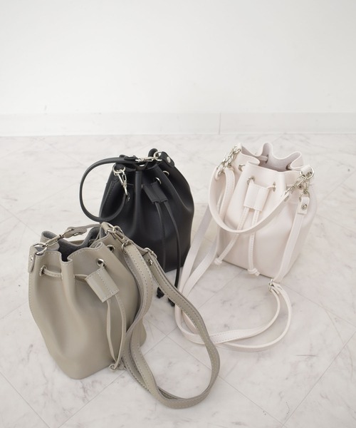 【美品】希少カラー 巾着ミニポーチ バッグ ナイロン 三角ロゴ カーキ 白タグ 美品】希少カラー 巾着ミニポーチ バッグ ナイロン 三角ロゴ